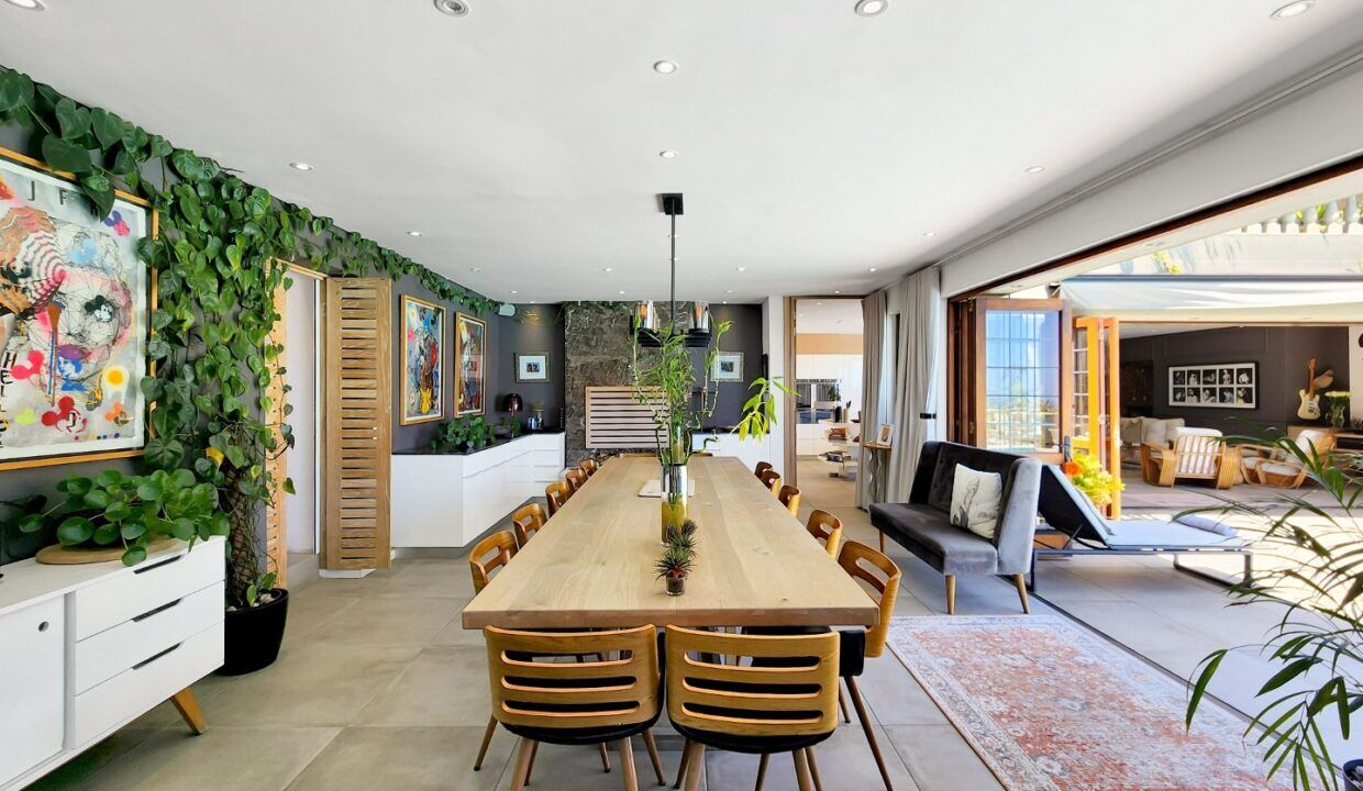 5 Bedroom Self-Catering Villa in Bantry Bay, photo 3