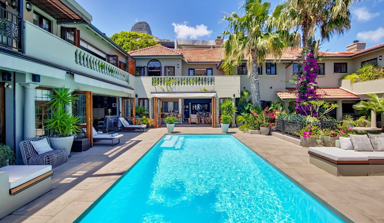 5 Bedroom Self-Catering Villa in Bantry Bay, photo 9