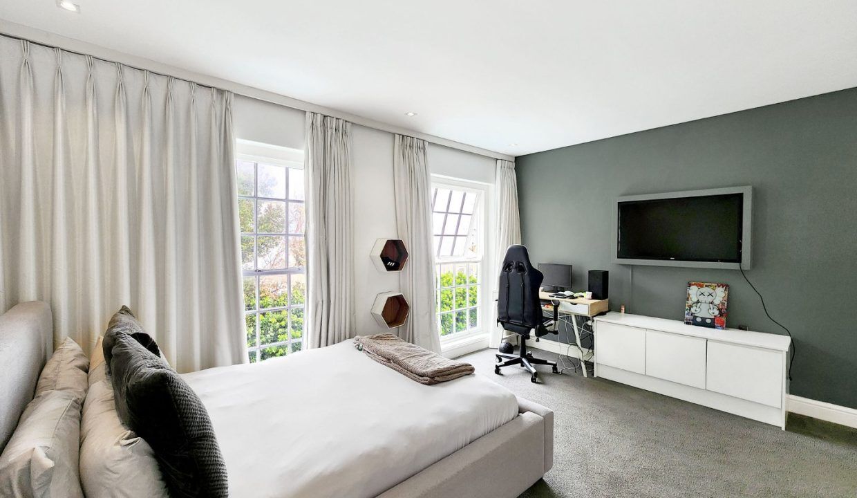 4 Bedroom Self-Catering House in Camps Bay, photo 9