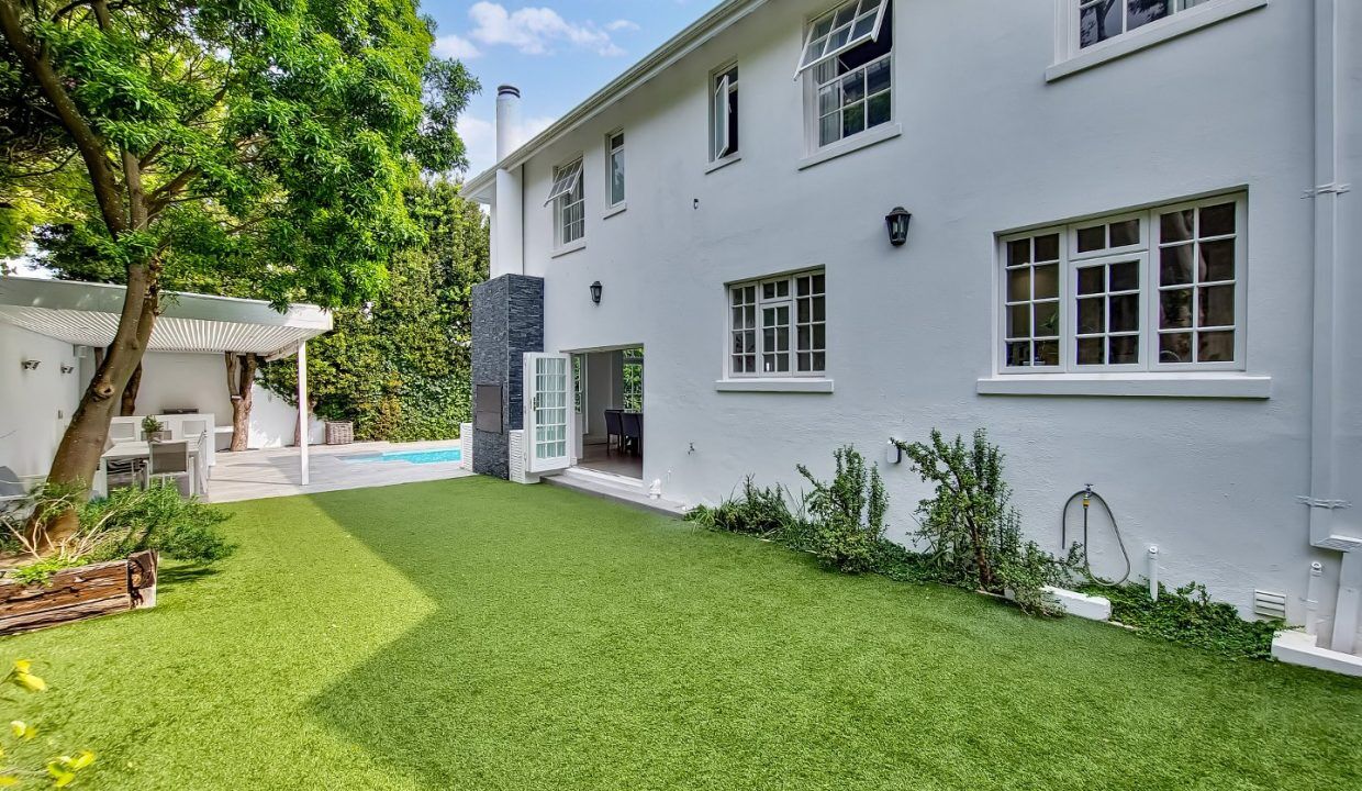 4 Bedroom Self-Catering House in Camps Bay, photo 10