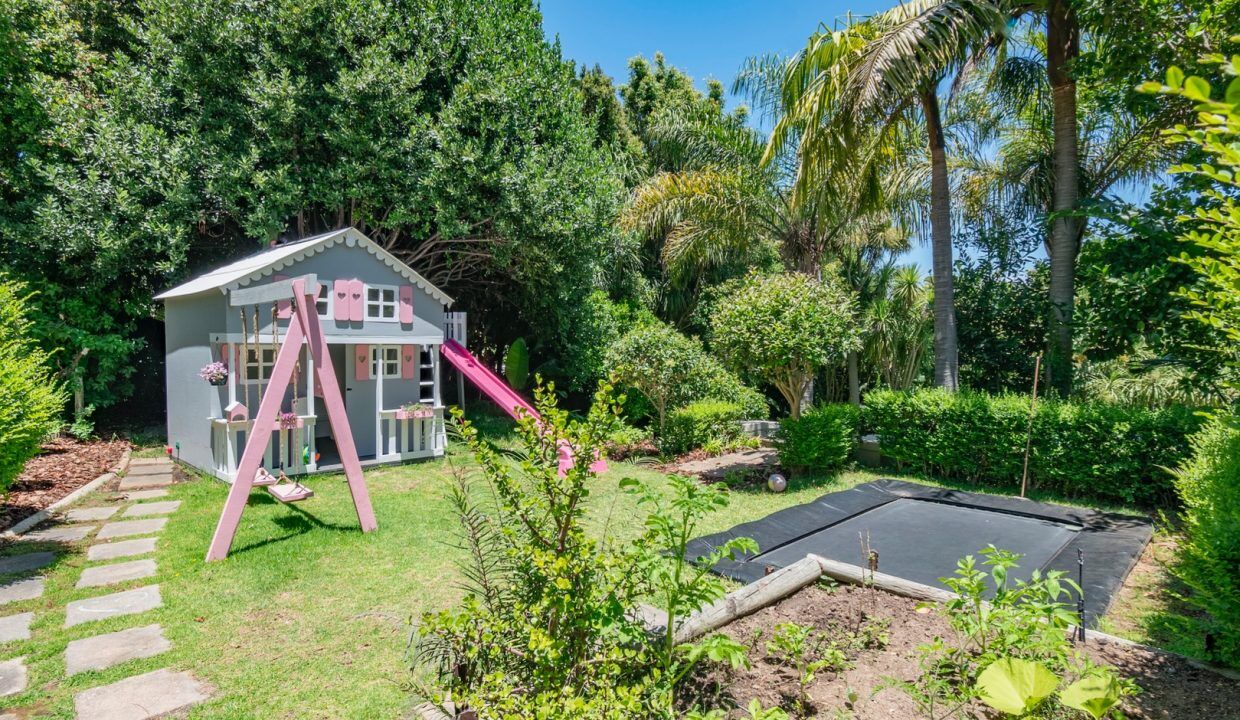 5 Bedroom Self-Catering Villa in Constantia, photo 3
