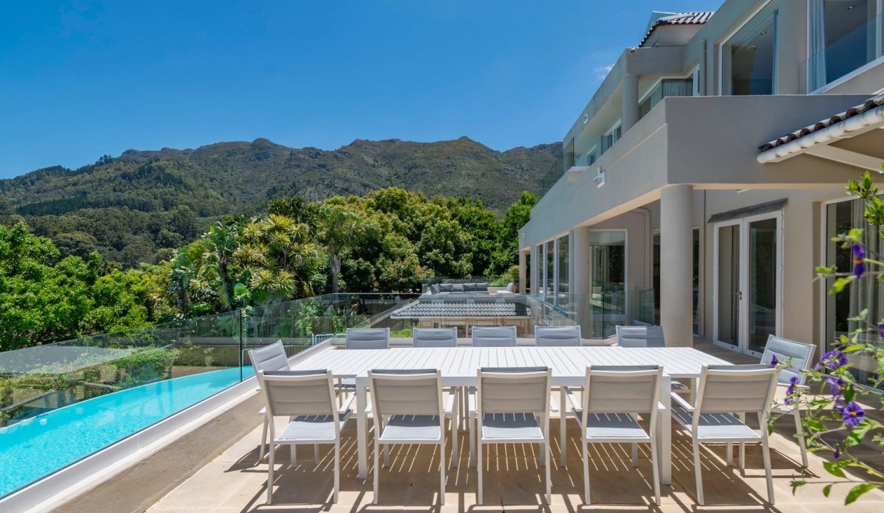 5 Bedroom Self-Catering Villa in Constantia, photo 4