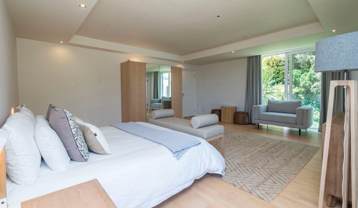 5 Bedroom Self-Catering Villa in Constantia, photo 6