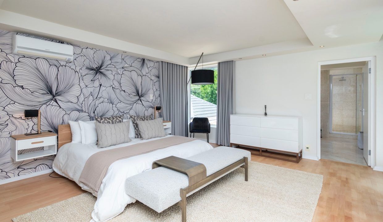 5 Bedroom Self-Catering Villa in Constantia, photo 7