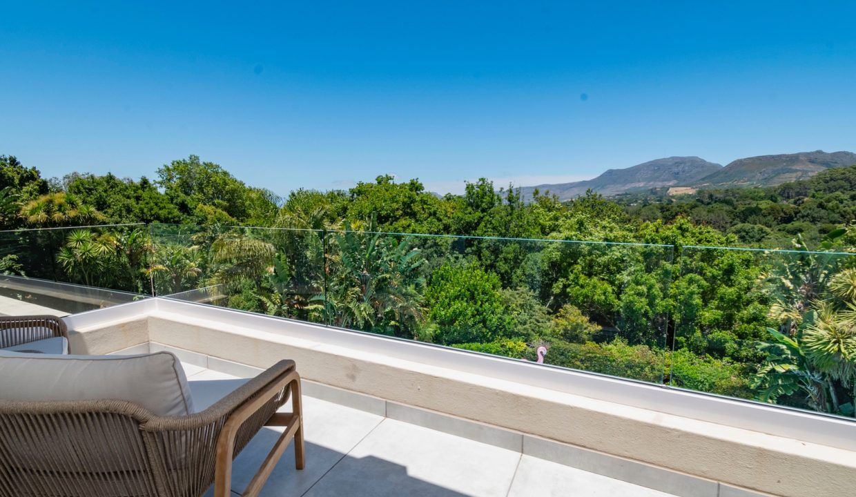 5 Bedroom Self-Catering Villa in Constantia, photo 8