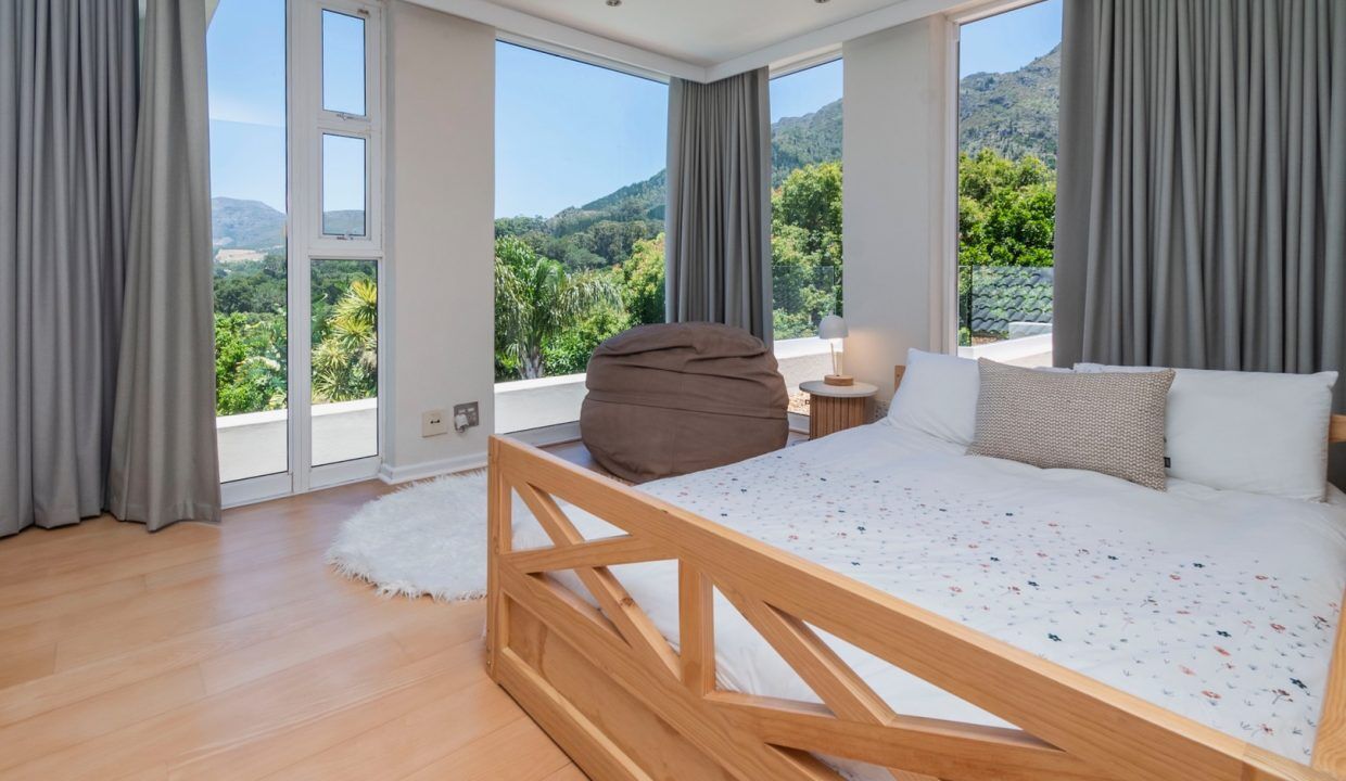 5 Bedroom Self-Catering Villa in Constantia, photo 9