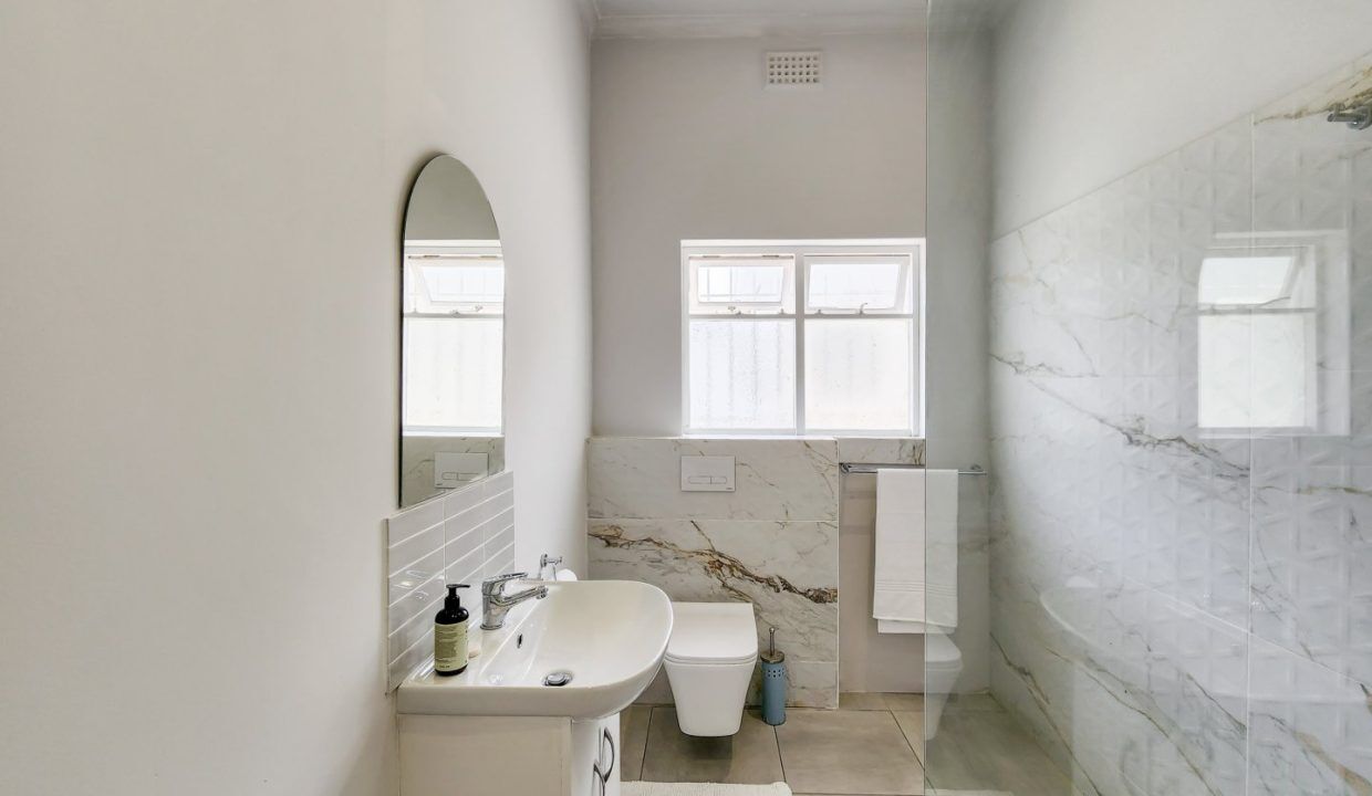 4 Bedroom Self-Catering House in Fresnaye