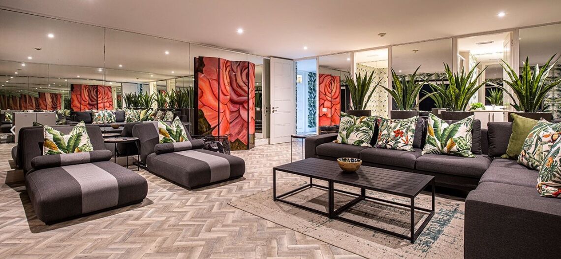 6 Bedroom Self-Catering Villa in Clifton