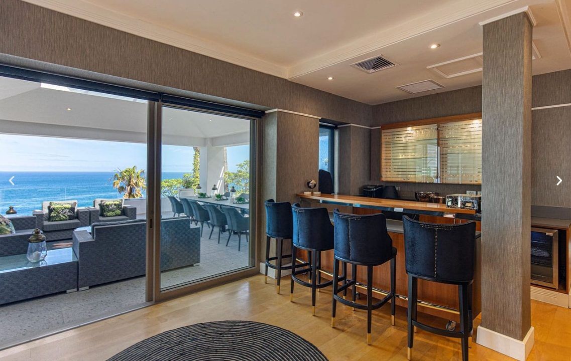 6 Bedroom Self-Catering Villa in Clifton, photo 2