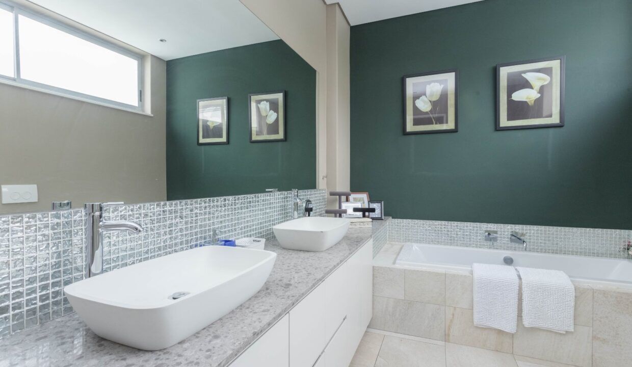 3 Bedroom Self-Catering House in Camps Bay