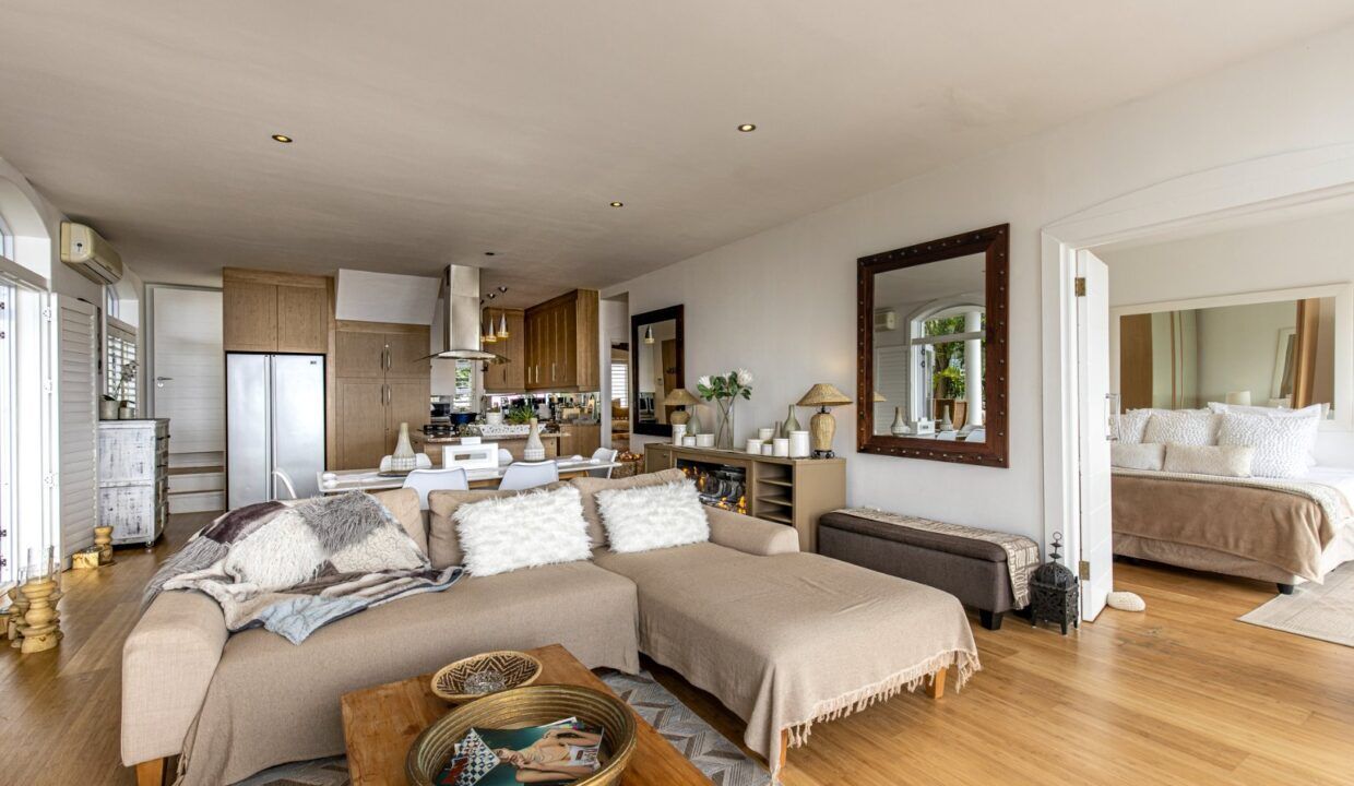 2 Bedroom Self-Catering House in Clifton, photo 9