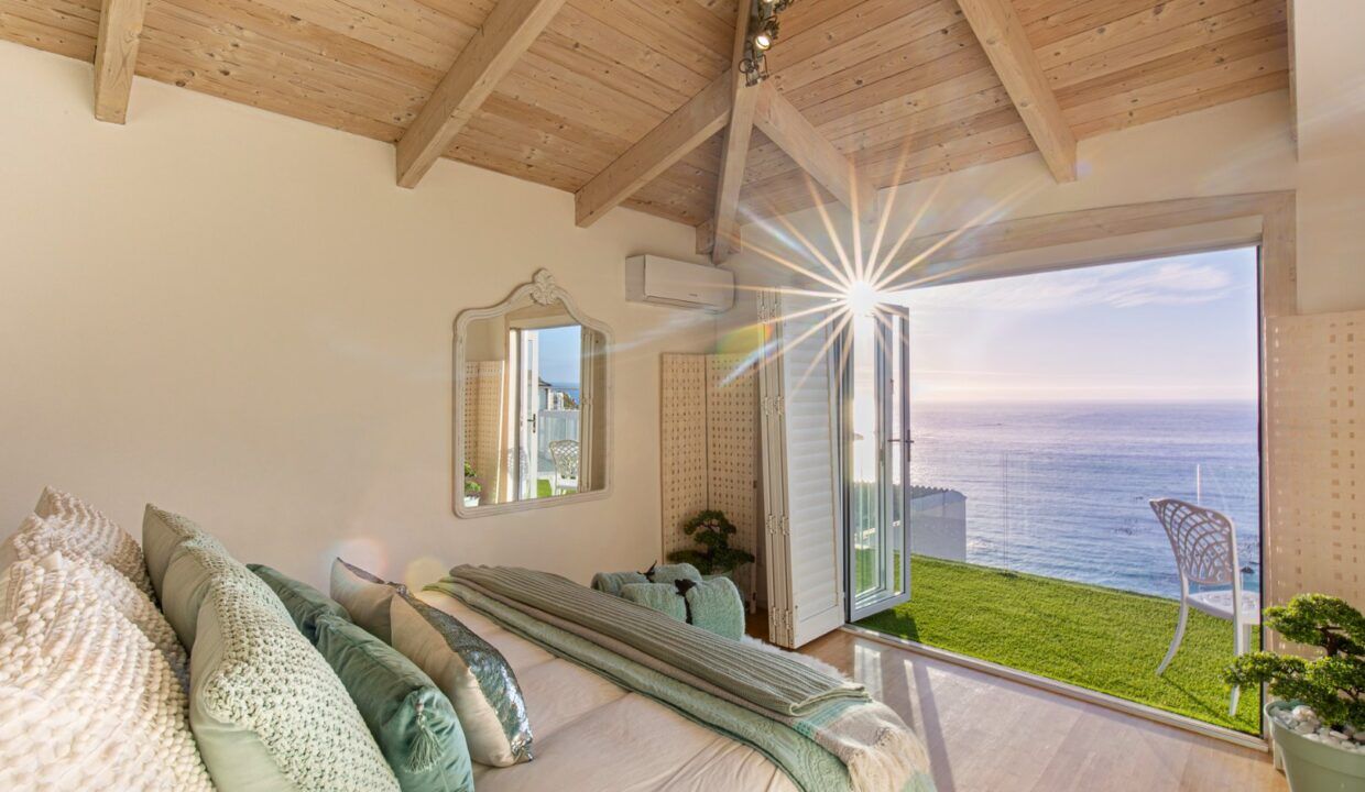 2 Bedroom Self-Catering Villa in Clifton, photo 2