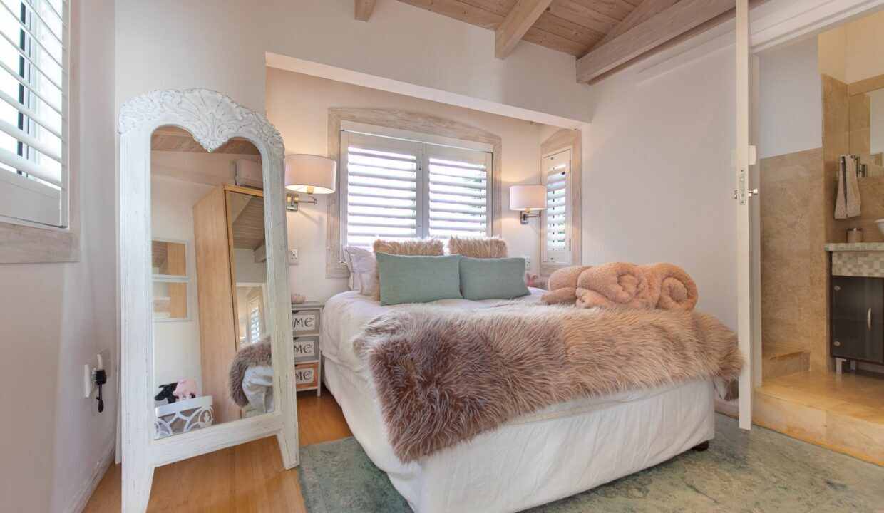 2 Bedroom Self-Catering Villa in Clifton, photo 3