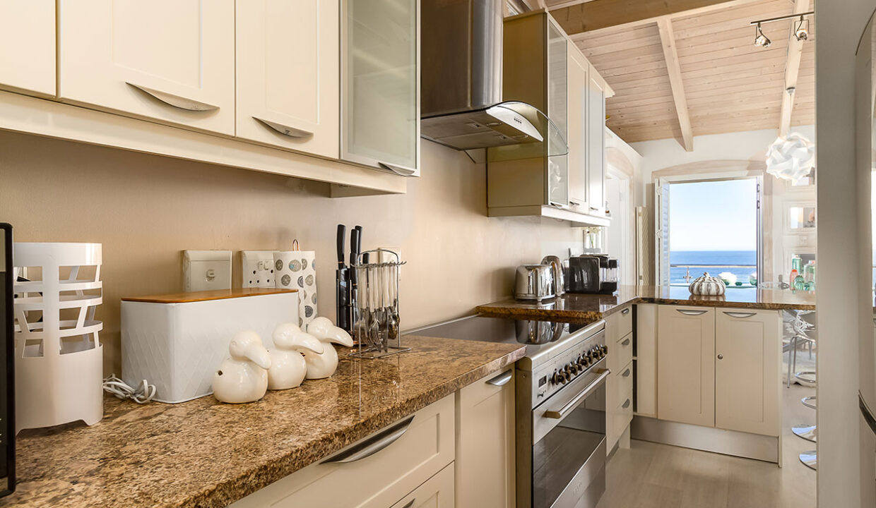 2 Bedroom Self-Catering Villa in Clifton, photo 4