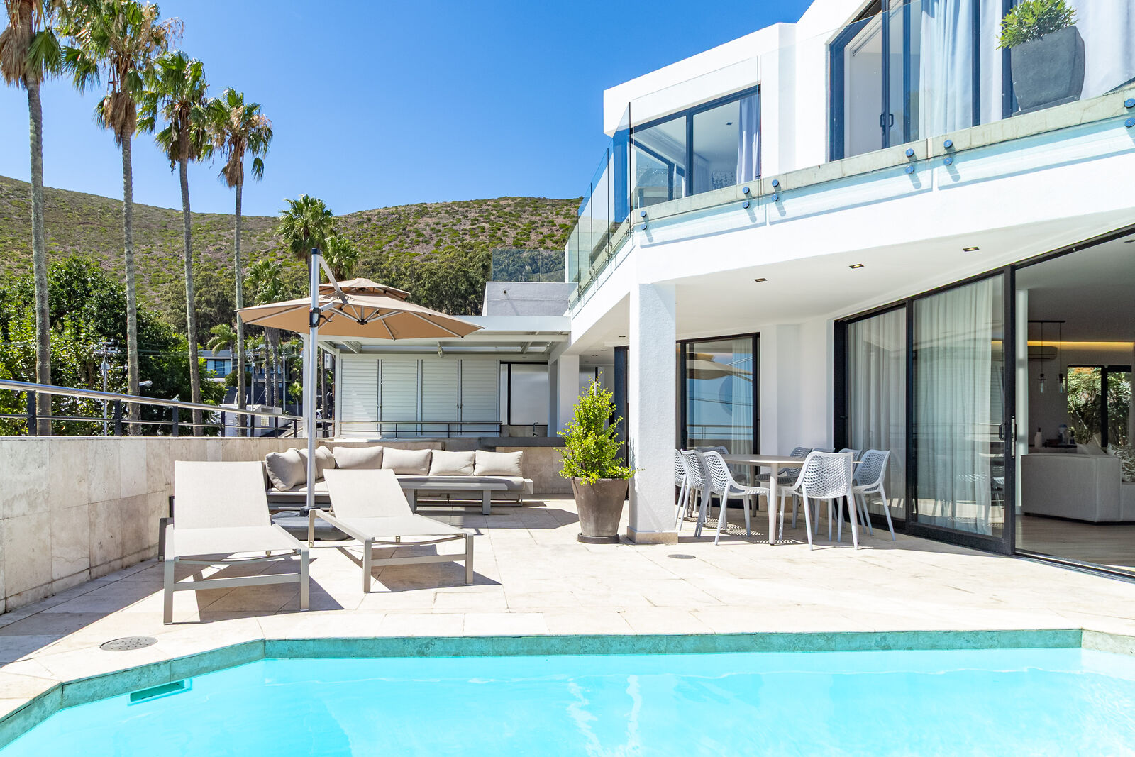 4 Bedroom Self-Catering House in Fresnaye, photo 5