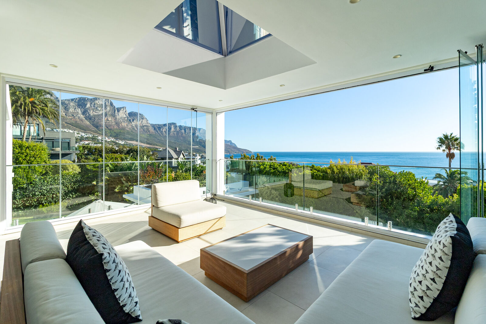 6 Bedroom Self-Catering House in Camps Bay, photo 6