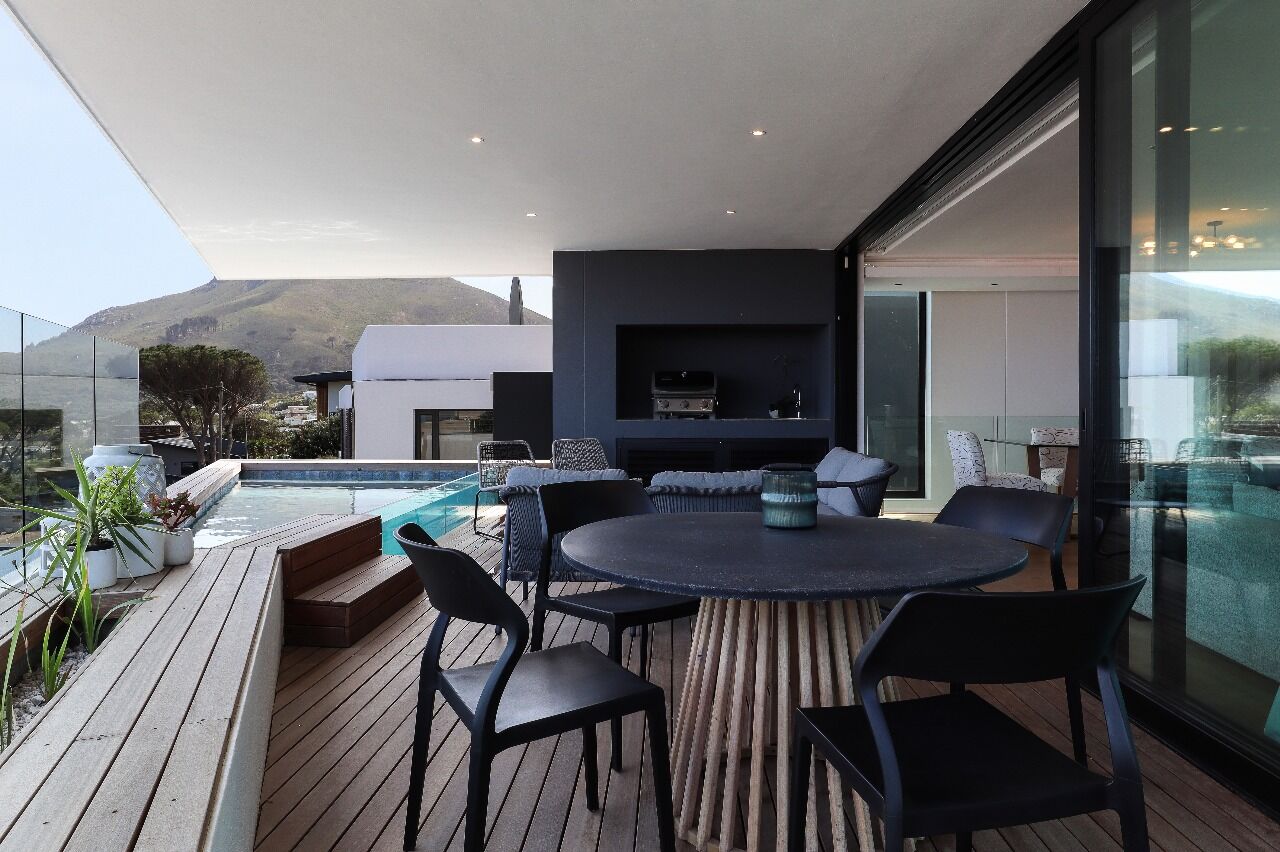 2 Bedroom Self-Catering House in Camps Bay, photo 3