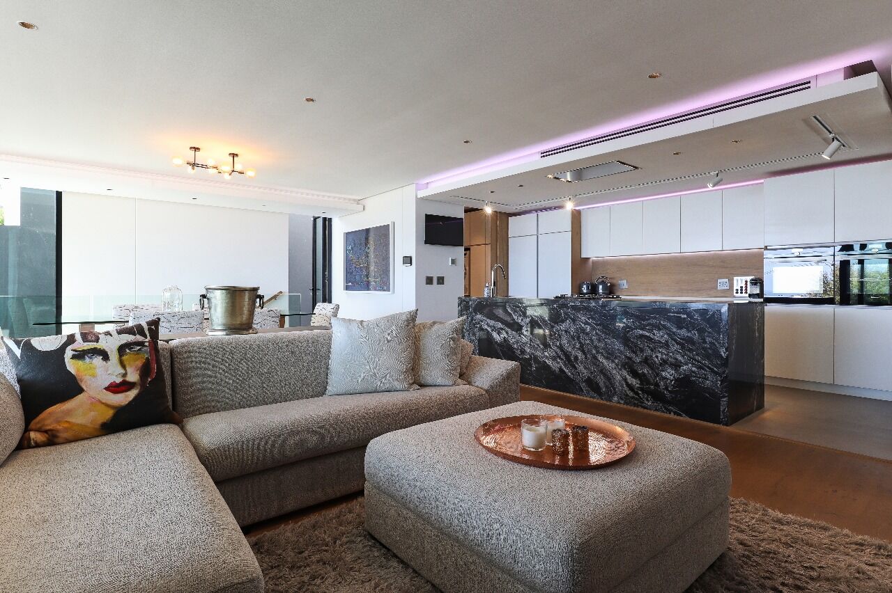2 Bedroom Self-Catering House in Camps Bay, photo 9