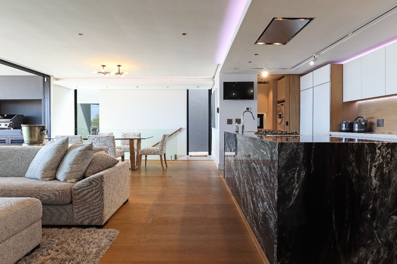 2 Bedroom Self-Catering House in Camps Bay, photo 11