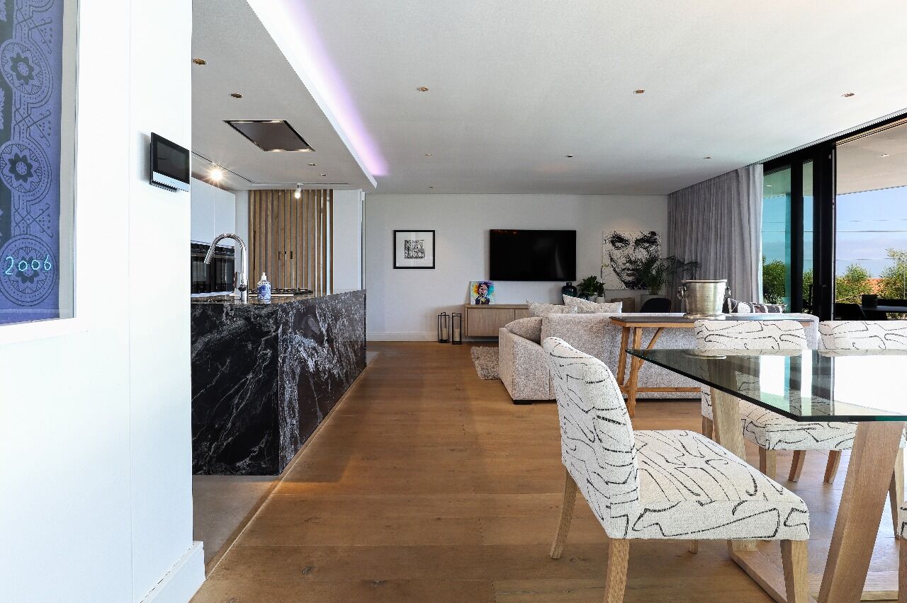 2 Bedroom Self-Catering House in Camps Bay, photo 12
