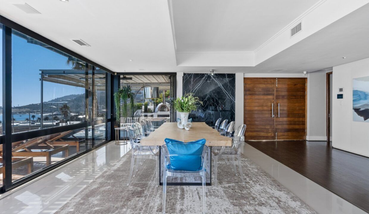 4 Bedroom Self-Catering House in Camps Bay, photo 2