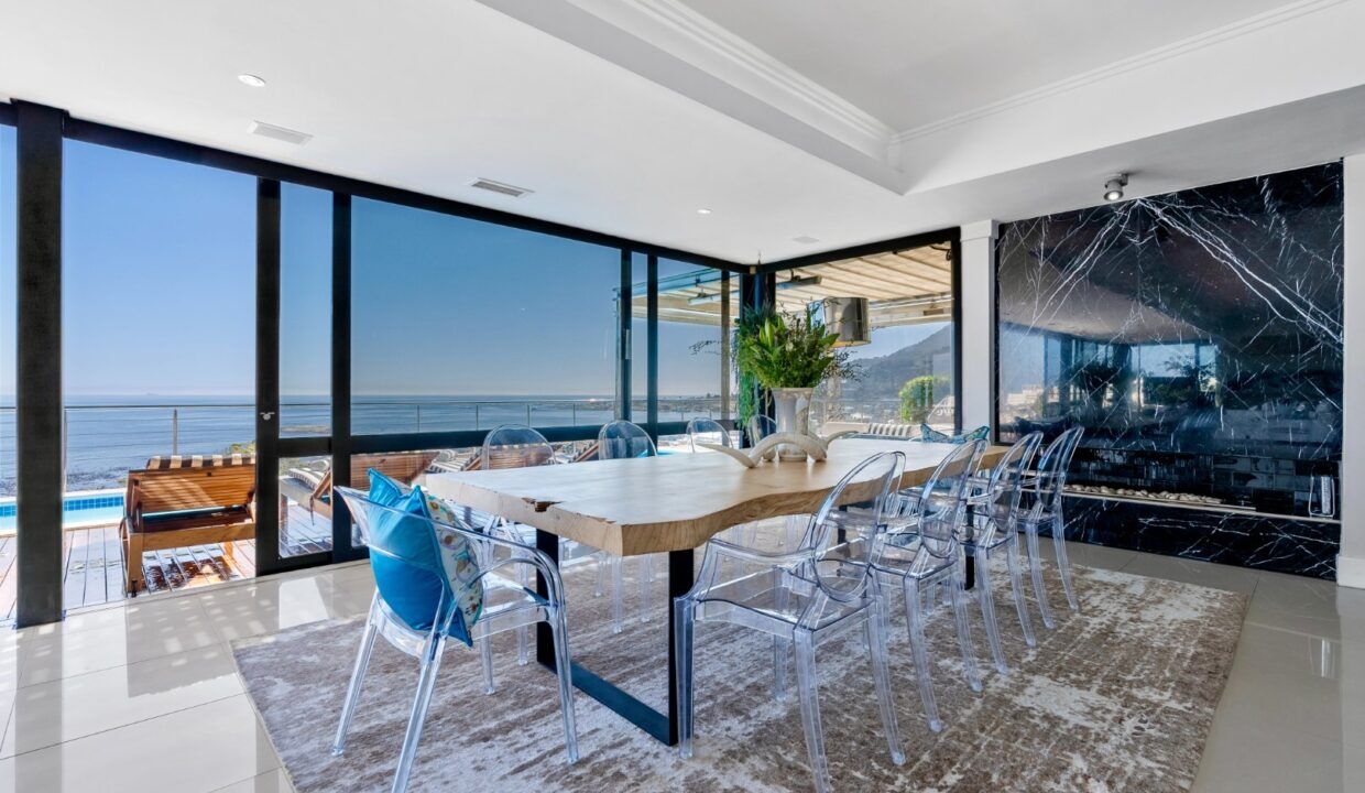 4 Bedroom Self-Catering House in Camps Bay, photo 3