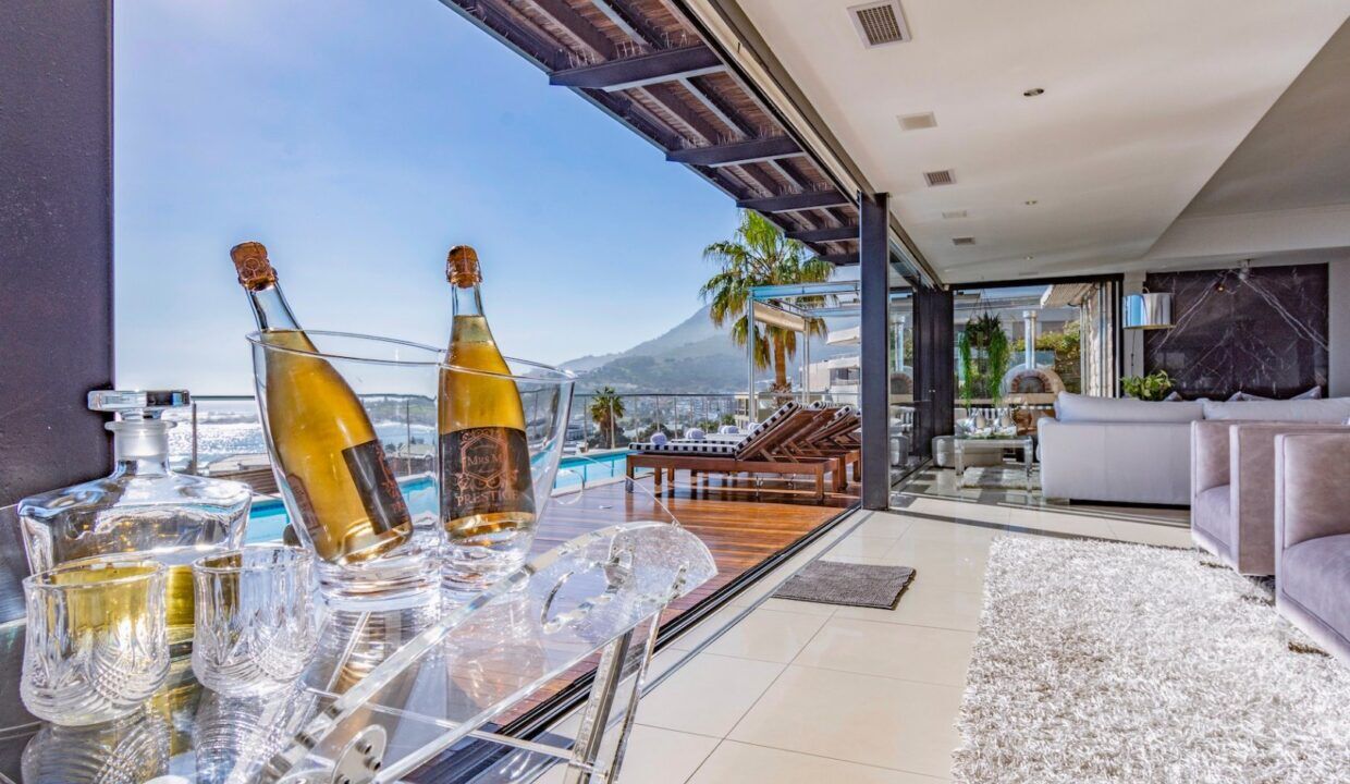 4 Bedroom Self-Catering House in Camps Bay, photo 6
