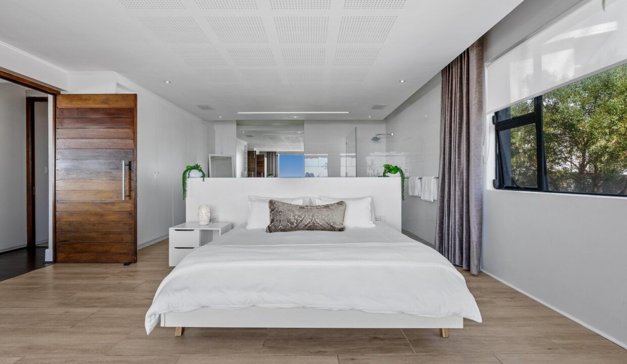 4 Bedroom Self-Catering House in Camps Bay, photo 9