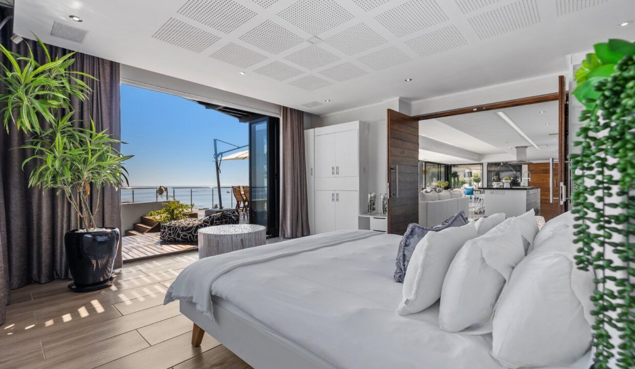 4 Bedroom Self-Catering House in Camps Bay, photo 10