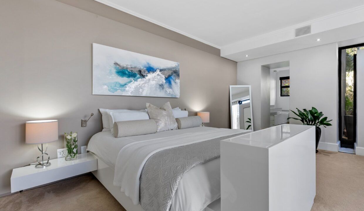 4 Bedroom Self-Catering House in Camps Bay, photo 12