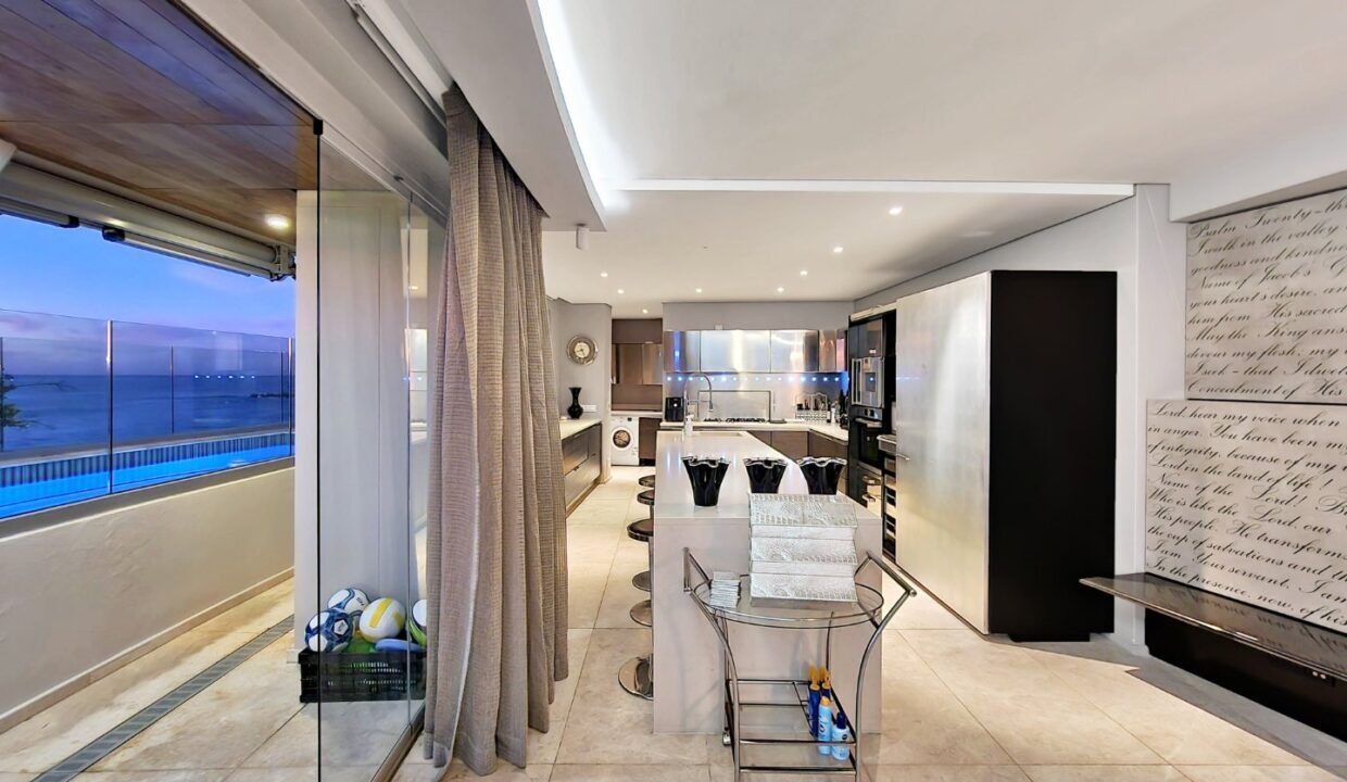 5 Bedroom Self-Catering Apartment in Clifton