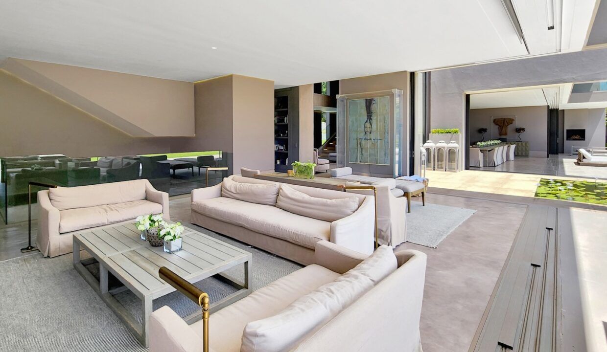 7 Bedroom Self-Catering Villa in Constantia, photo 4