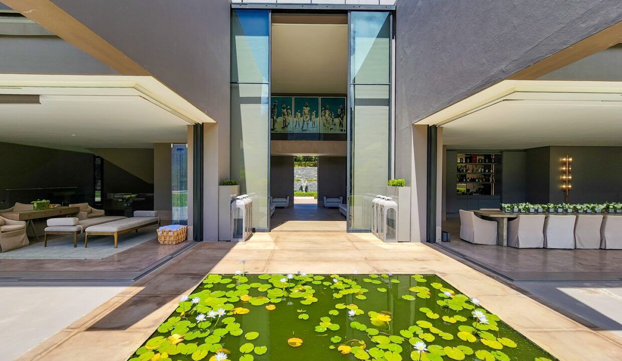 7 Bedroom Self-Catering Villa in Constantia, photo 5