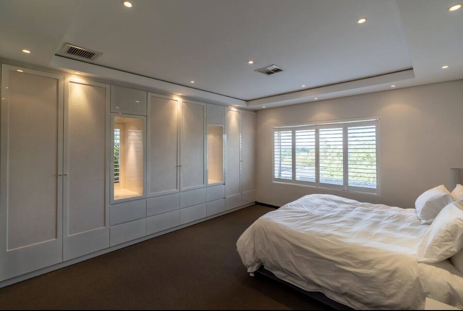 12 Bedroom Self-Catering House in Constantia, photo 3