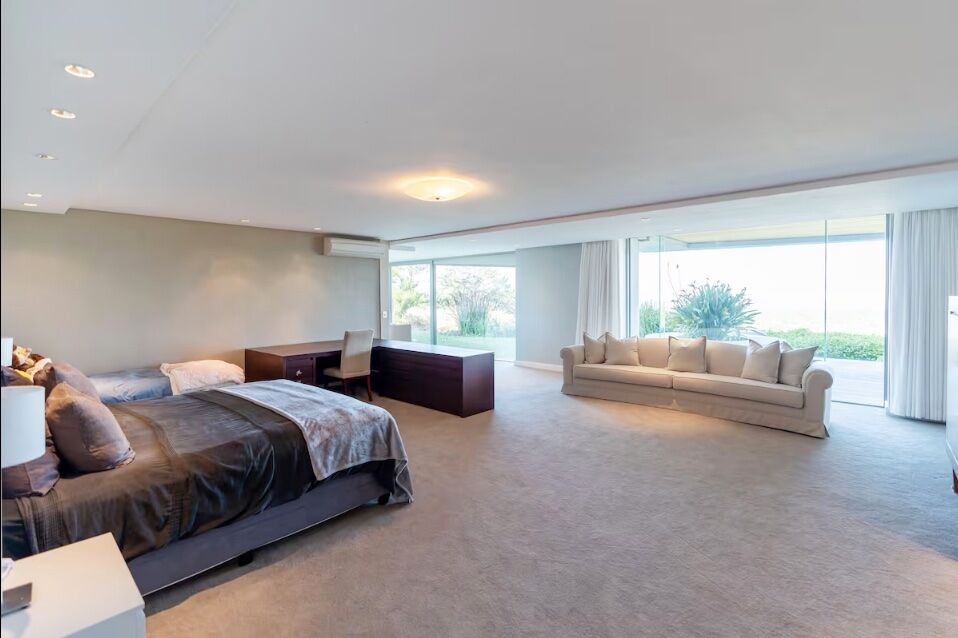 12 Bedroom Self-Catering House in Constantia, photo 7