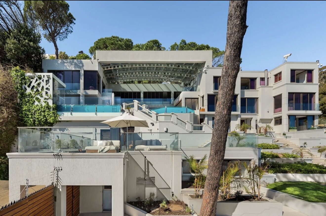 6 Bedroom Self-Catering House in Clifton, photo 3