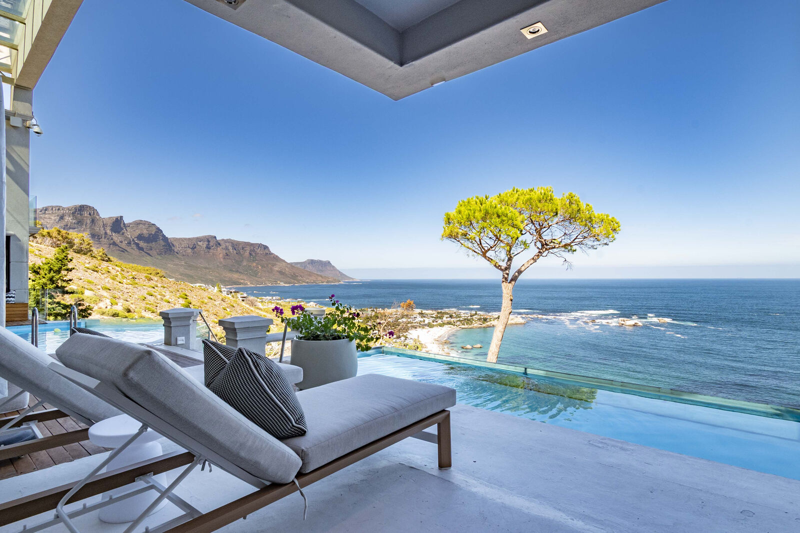 6 Bedroom Self-Catering House in Clifton, photo 10