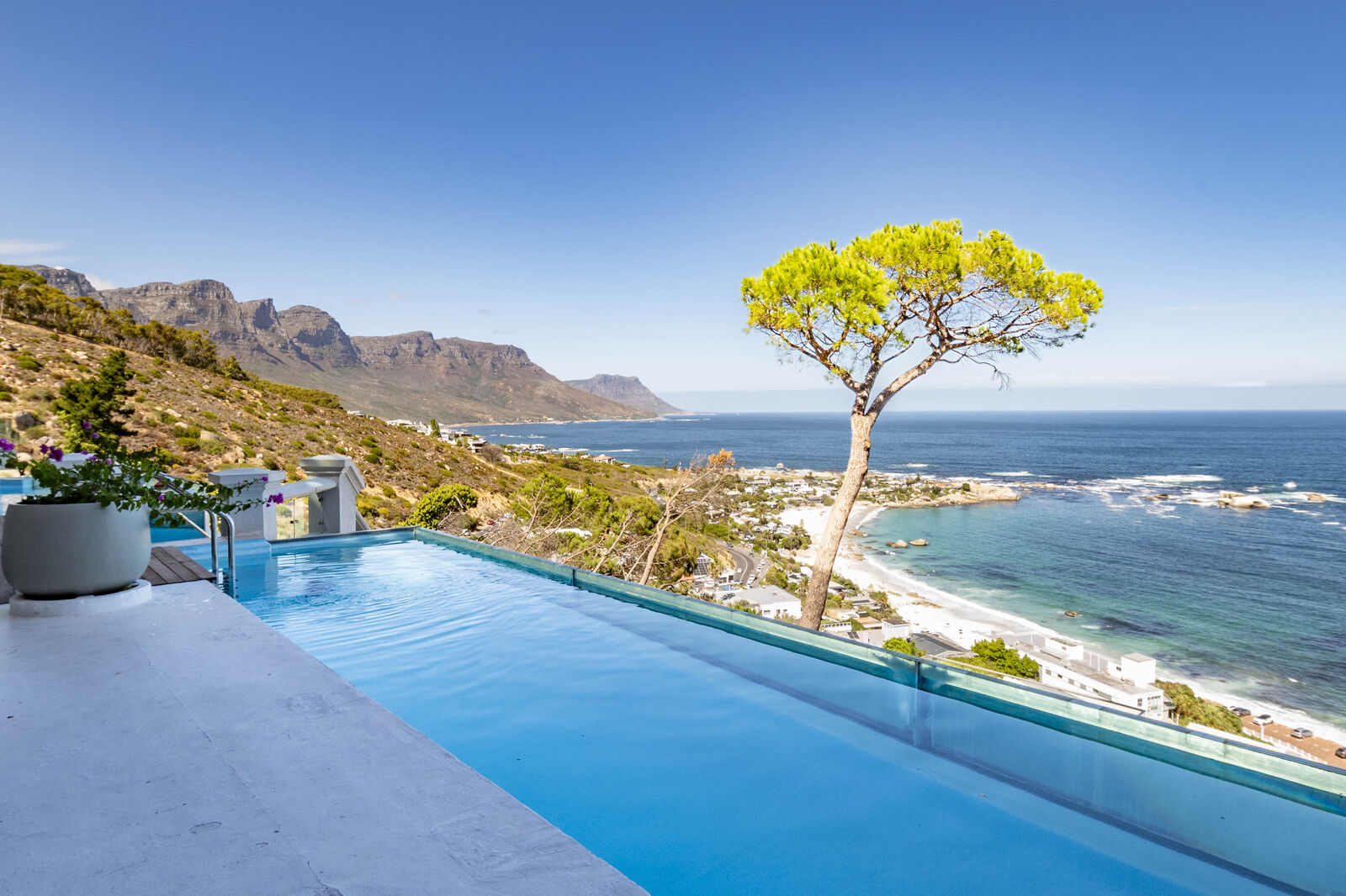 6 Bedroom Self-Catering House in Clifton, photo 11