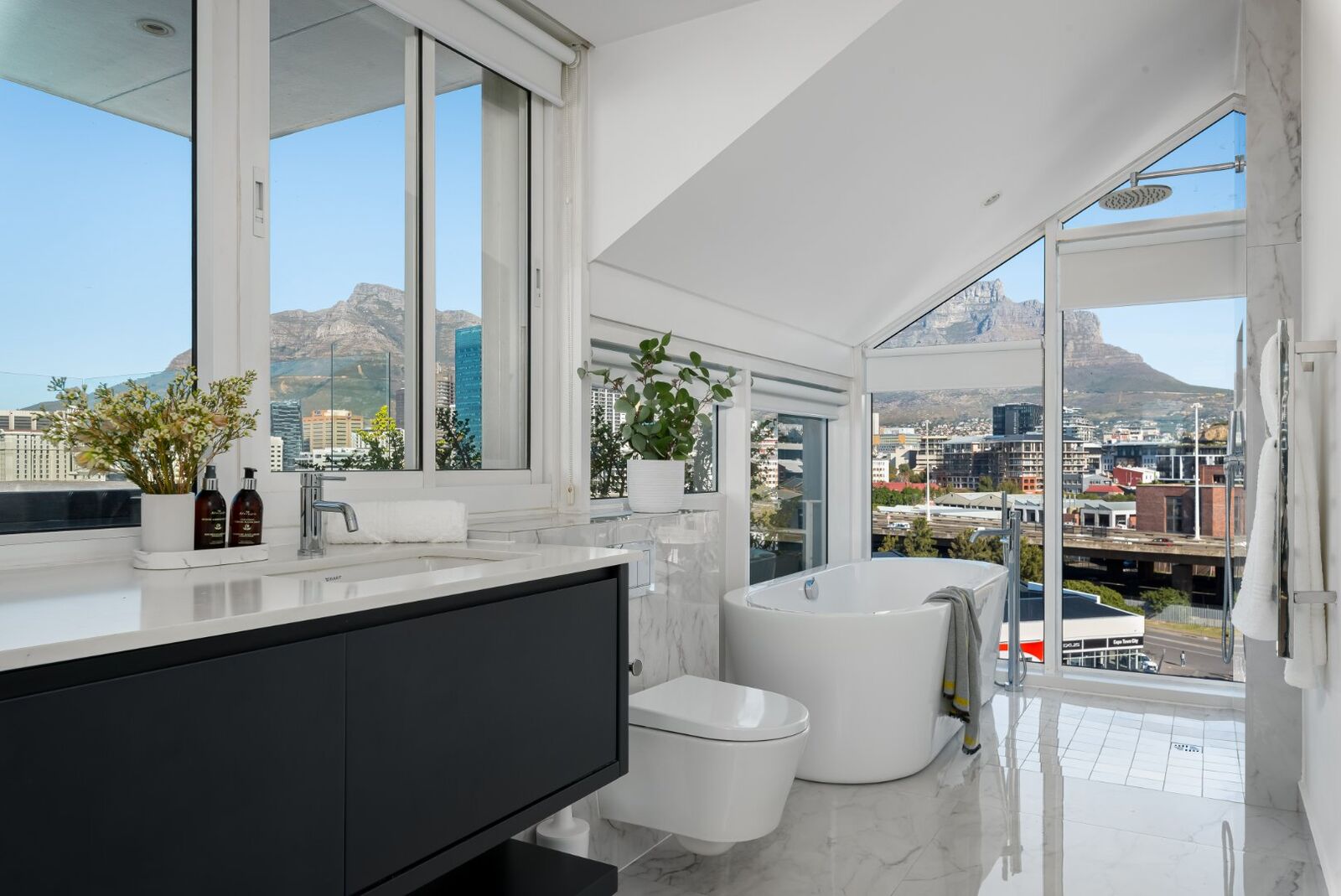 3 Bedroom Self-Catering Apartment in Waterfront, photo 4