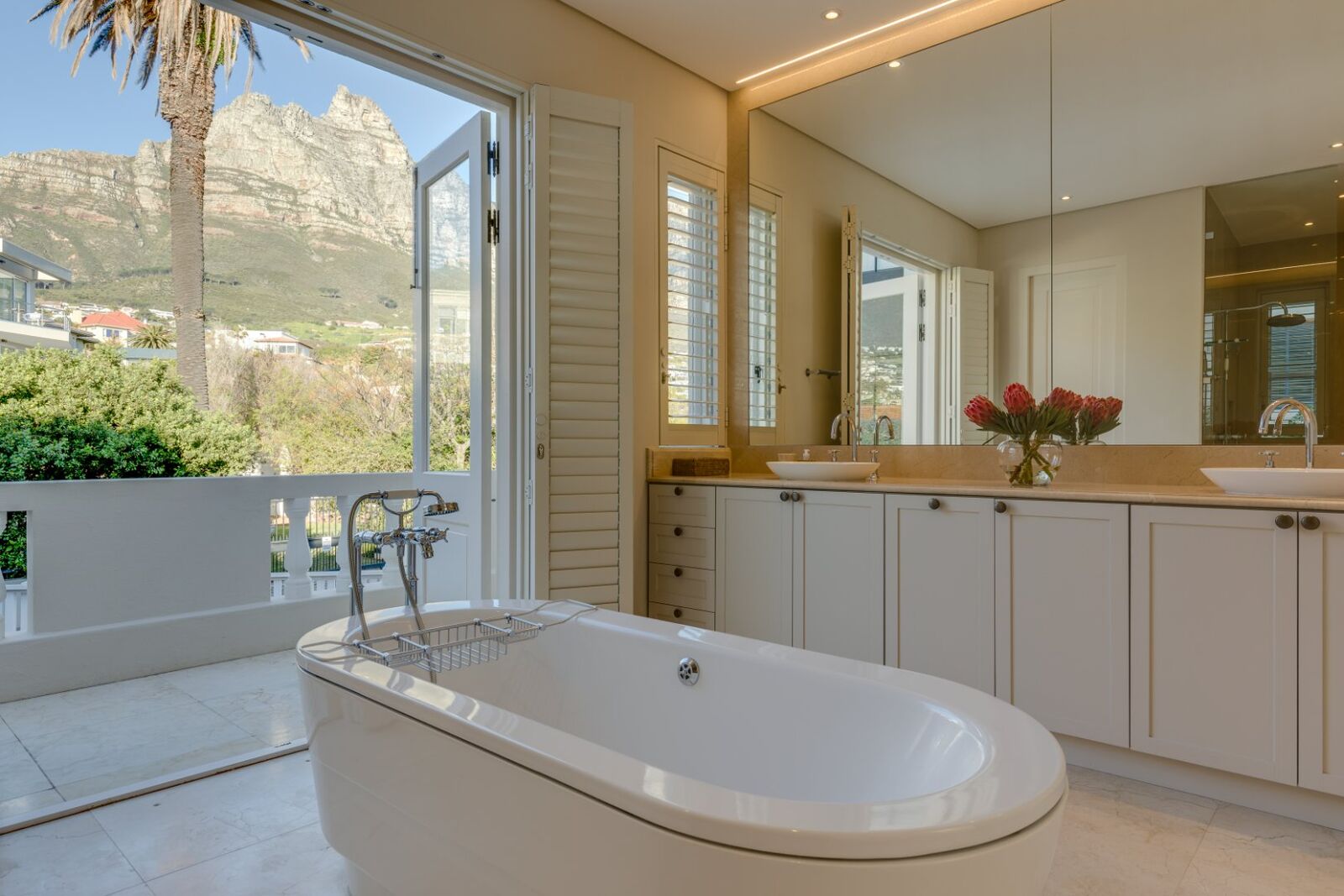 4 Bedroom Self-Catering Villa in Camps Bay, photo 9