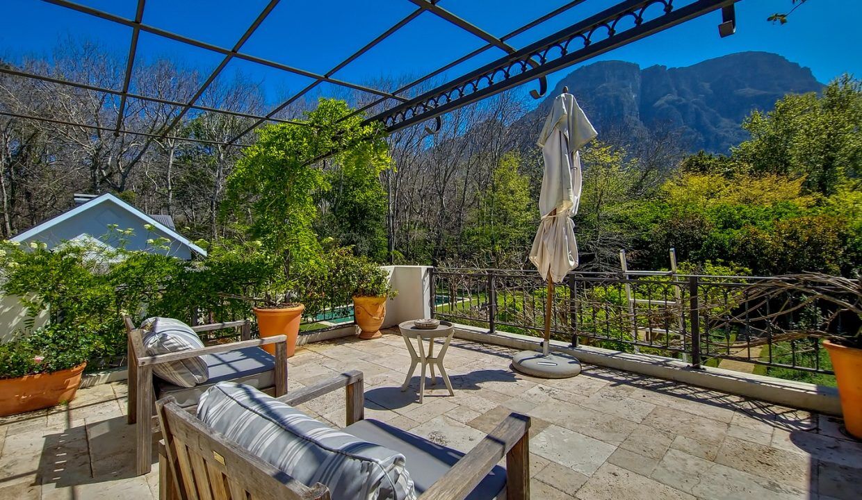8 Bedroom Self-Catering Villa in Constantia