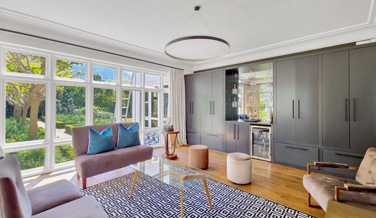 8 Bedroom Self-Catering Villa in Constantia, photo 3