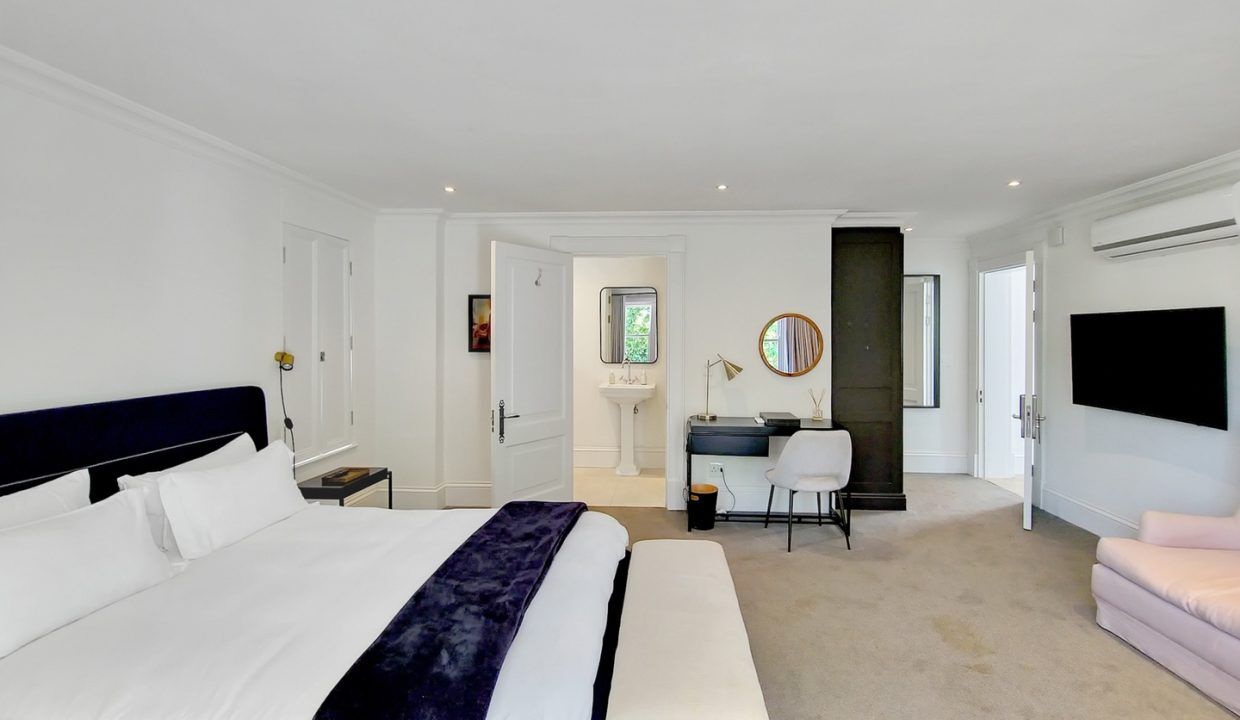 8 Bedroom Self-Catering Villa in Constantia, photo 6