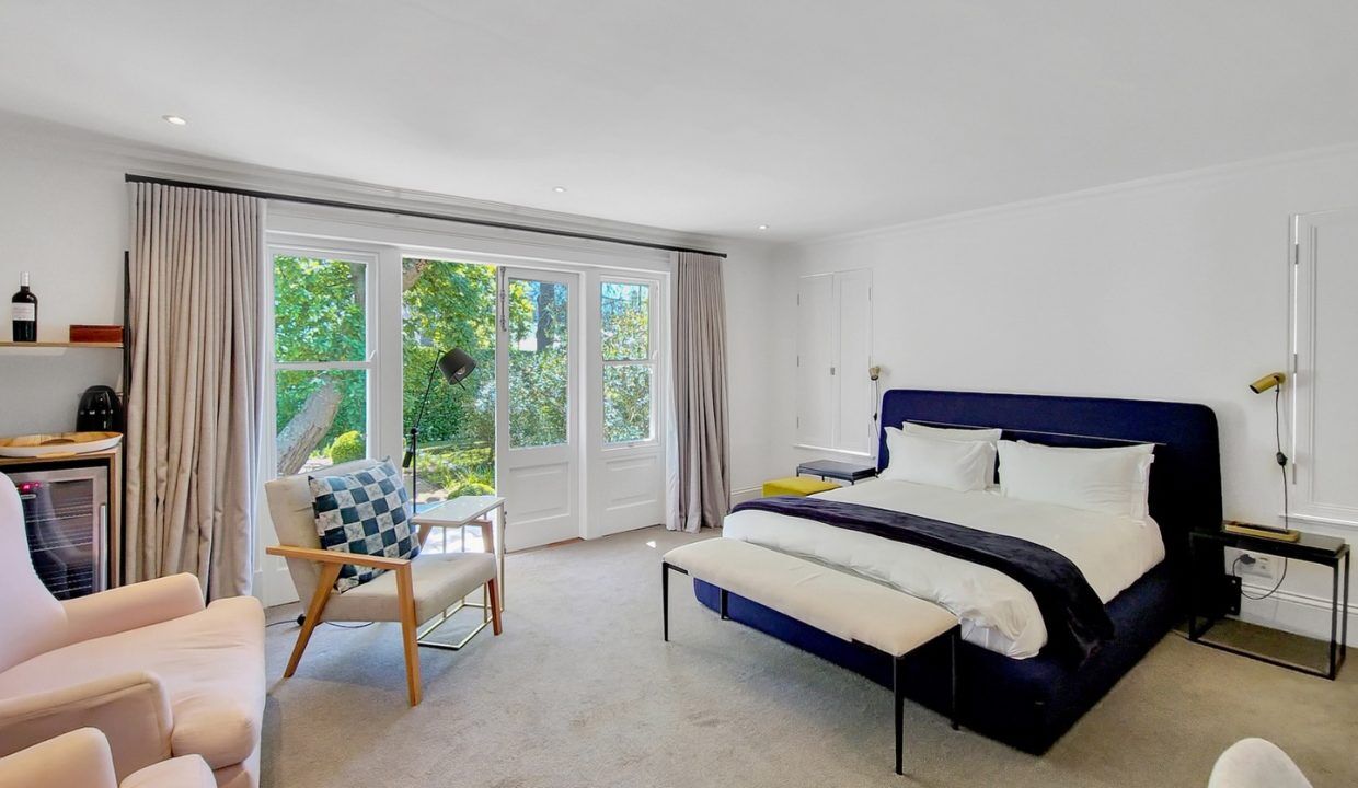 8 Bedroom Self-Catering Villa in Constantia, photo 7