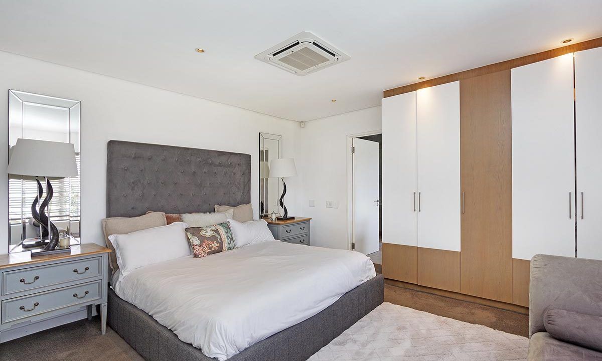 6 Bedroom Self-Catering Townhouse in Camps Bay, photo 9