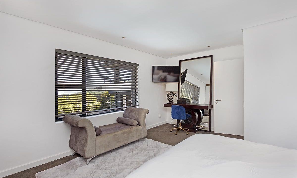 6 Bedroom Self-Catering Townhouse in Camps Bay, photo 10