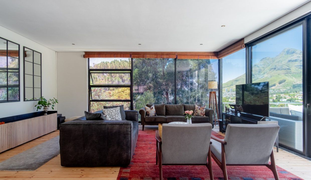 2 Bedroom Self-Catering Flat in Gardens, photo 2