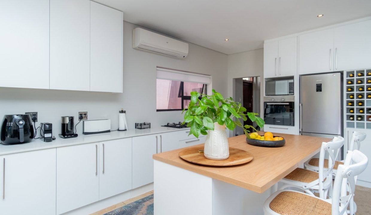 2 Bedroom Self-Catering Flat in Gardens, photo 5