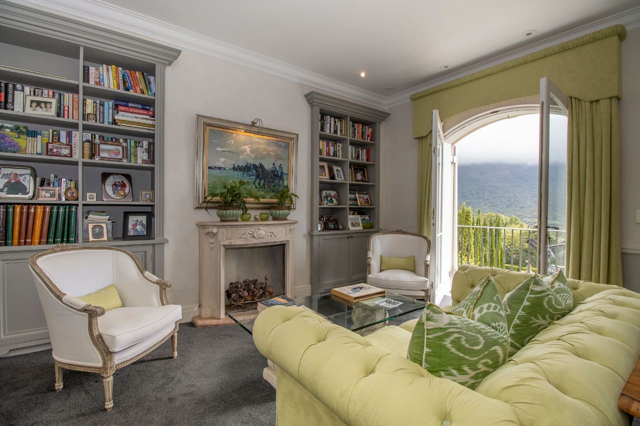 8 Bedroom Self-Catering House in Bishopscourt, photo 8