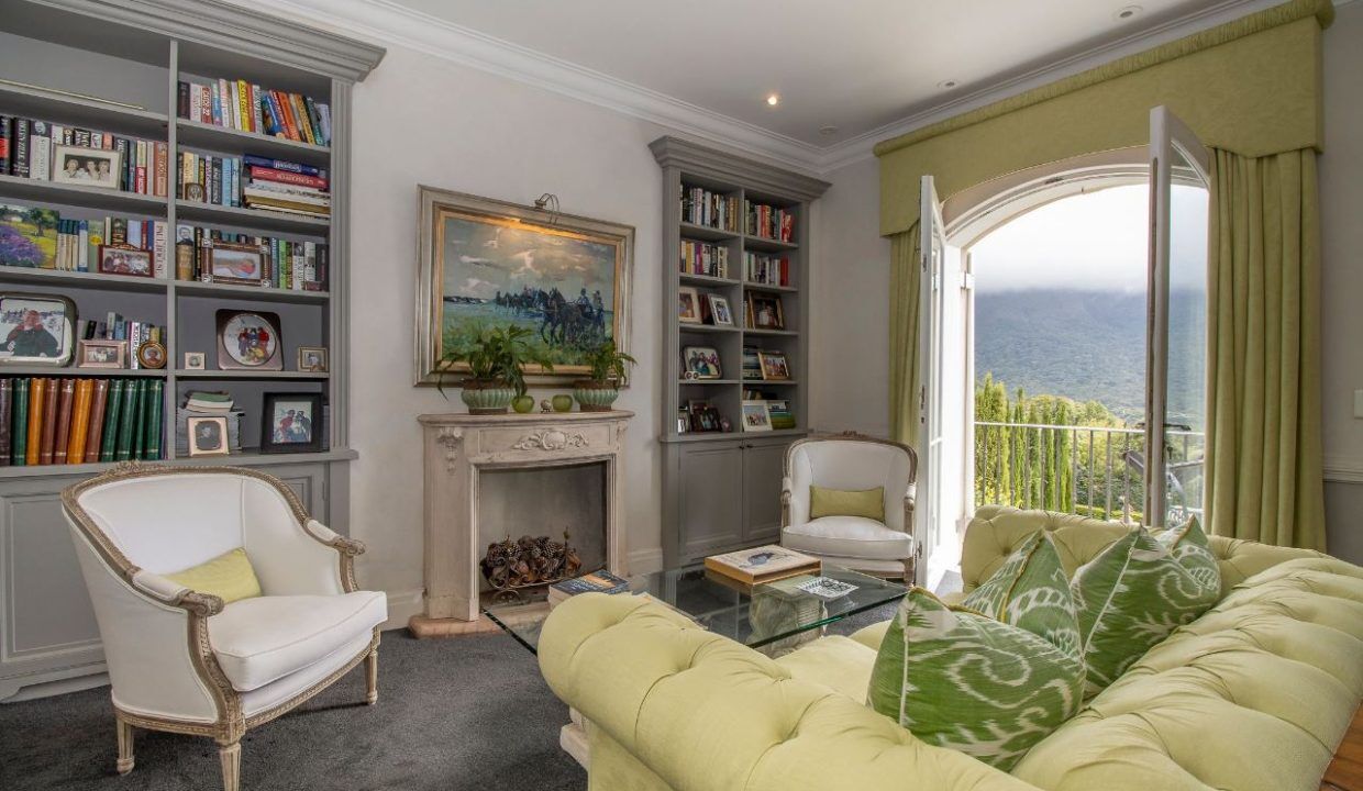 8 Bedroom Self-Catering Villa in Bishopscourt, photo 9